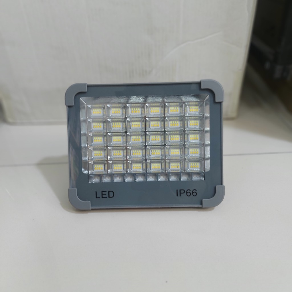 پروژکتور شارژی خورشیدی IP66 مدل 360LED